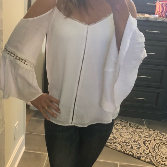 Show Me Your MuMu Cold-shoulder Tucker Top - Picture 6 of 6